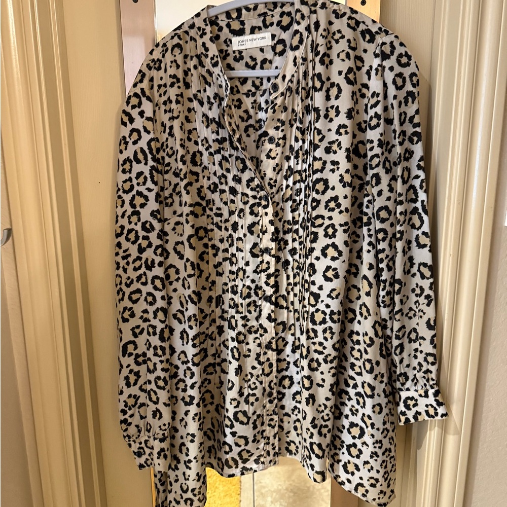 Leopard print tunic Jones New York brand.